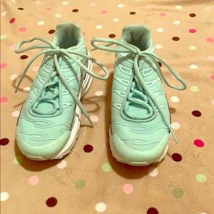 Mint green Nike. Size 1 youth.